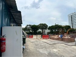 Space 18 (D12), Warehouse #504445351